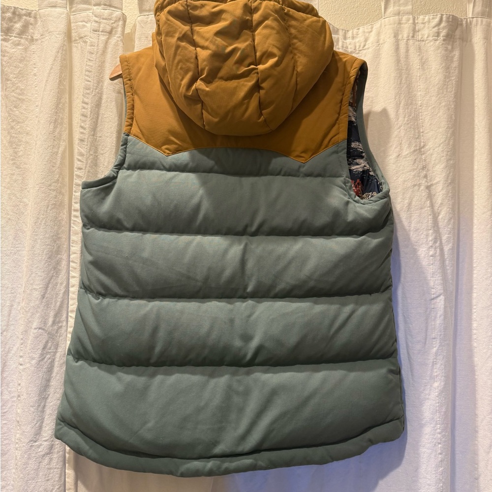 Patagonia Women's Bivy Hooded Vest in Blue and Brown - Size Large - Picture 5 of 5